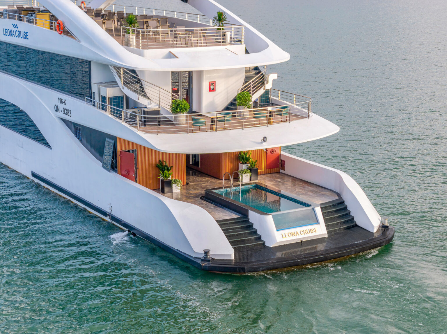 Ha Long Bay Luxury Day Cruise